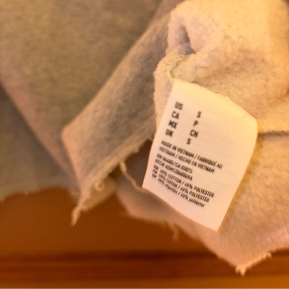 American Eagle 3/4 Sleeve Cropped Sweatshirt "No Merci" light grey small - Picture 4 of 4